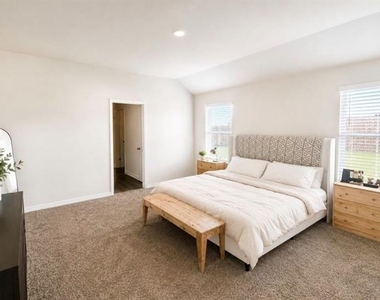 2957 Shoemaker Drive - Photo Thumbnail 2