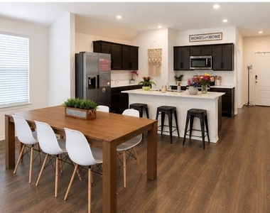2957 Shoemaker Drive - Photo Thumbnail 5