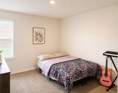 2957 Shoemaker Drive - Photo Thumbnail 8