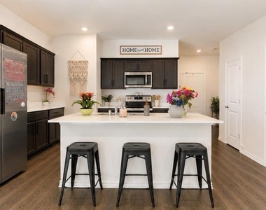 2957 Shoemaker Drive - Photo Thumbnail 6