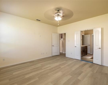 2813 Saddle Creek Drive - Photo Thumbnail 29