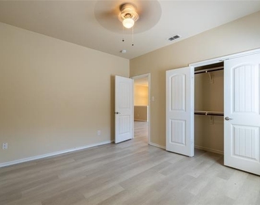 2813 Saddle Creek Drive - Photo Thumbnail 18