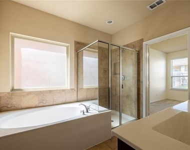 2813 Saddle Creek Drive - Photo Thumbnail 27