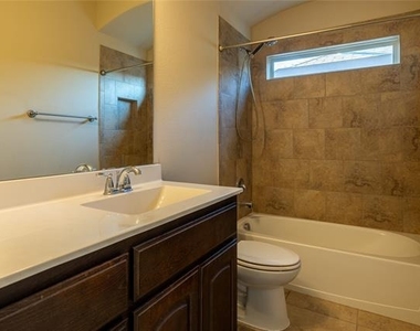 2813 Saddle Creek Drive - Photo Thumbnail 20