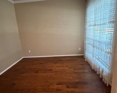 11490 La Grange Drive - Photo Thumbnail 6