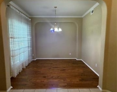 11490 La Grange Drive - Photo Thumbnail 7