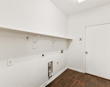 15920 Alvarado Drive - Photo Thumbnail 31