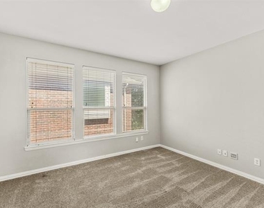 15920 Alvarado Drive - Photo Thumbnail 26