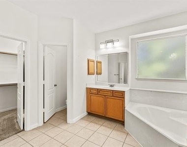 15920 Alvarado Drive - Photo Thumbnail 23