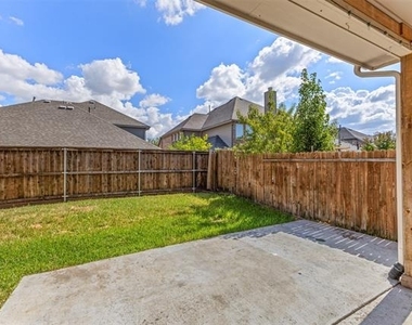 15920 Alvarado Drive - Photo Thumbnail 32