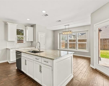 15920 Alvarado Drive - Photo Thumbnail 9