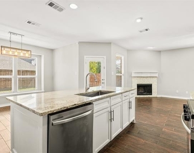 15920 Alvarado Drive - Photo Thumbnail 10