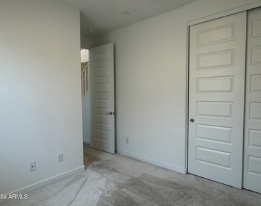 644 S Heron Lane - Photo Thumbnail 4