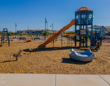 644 S Heron Lane - Photo Thumbnail 45