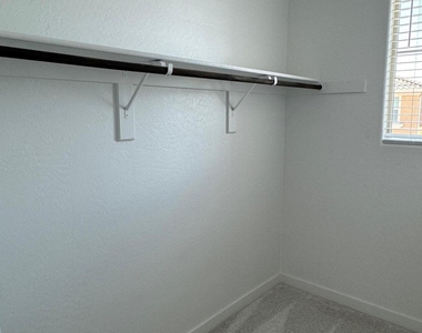 644 S Heron Lane - Photo Thumbnail 13