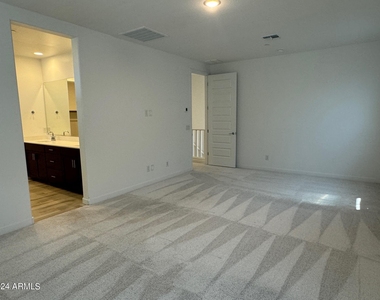 644 S Heron Lane - Photo Thumbnail 6