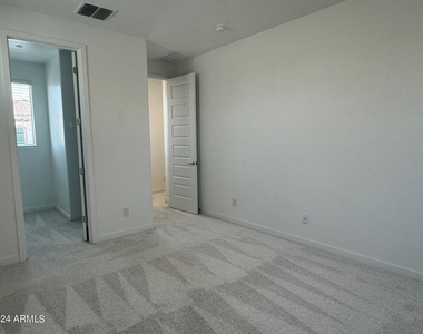 644 S Heron Lane - Photo Thumbnail 12