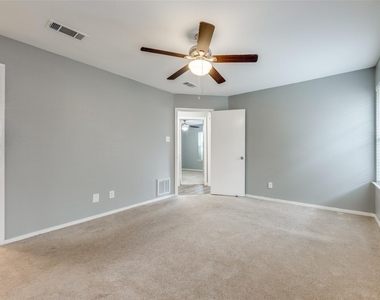 4817 Hara Lane - Photo Thumbnail 11