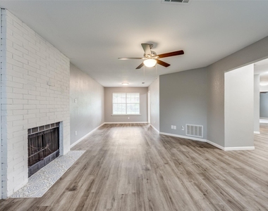 4817 Hara Lane - Photo Thumbnail 4