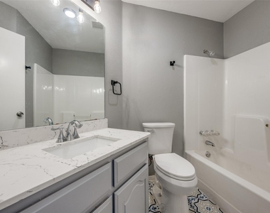 4817 Hara Lane - Photo Thumbnail 17