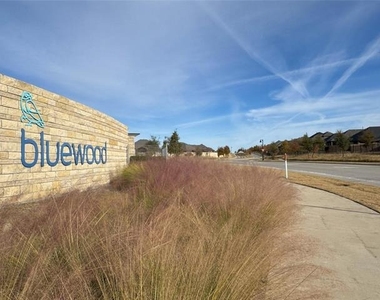 905 Berry Street - Photo Thumbnail 23