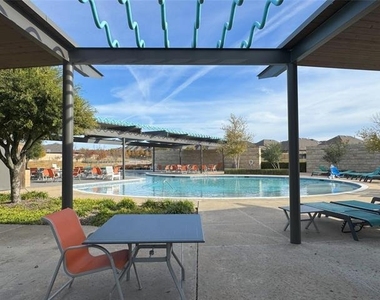 905 Berry Street - Photo Thumbnail 24