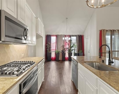 1144 Knoll Street - Photo Thumbnail 8