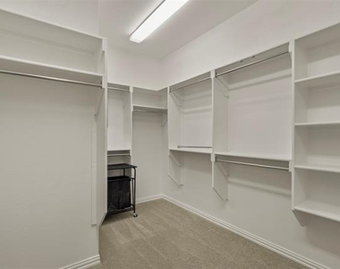 1144 Knoll Street - Photo Thumbnail 16