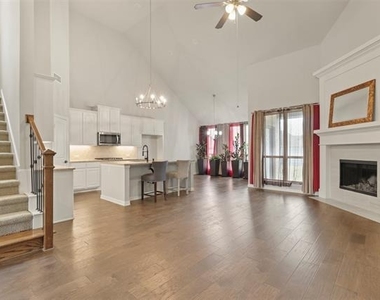 1144 Knoll Street - Photo Thumbnail 2