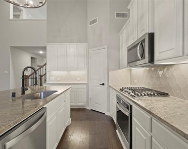 1144 Knoll Street - Photo Thumbnail 7
