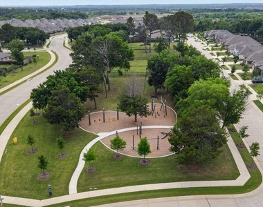 2615 Flycatcher Drive - Photo Thumbnail 15