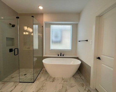 3714 Milwaukee Avenue - Photo Thumbnail 21
