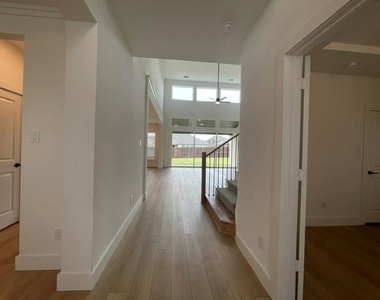 3714 Milwaukee Avenue - Photo Thumbnail 2