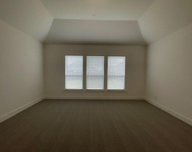 3714 Milwaukee Avenue - Photo Thumbnail 18