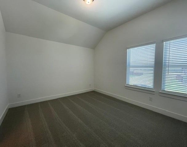 3714 Milwaukee Avenue - Photo Thumbnail 30