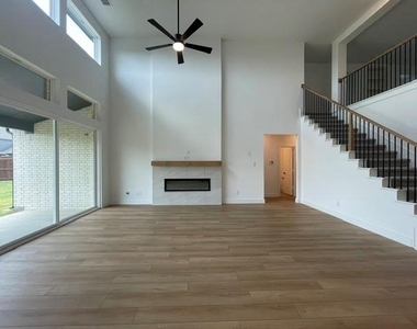 3714 Milwaukee Avenue - Photo Thumbnail 11