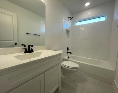 3714 Milwaukee Avenue - Photo Thumbnail 34