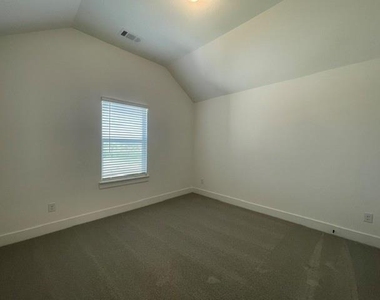 3714 Milwaukee Avenue - Photo Thumbnail 32
