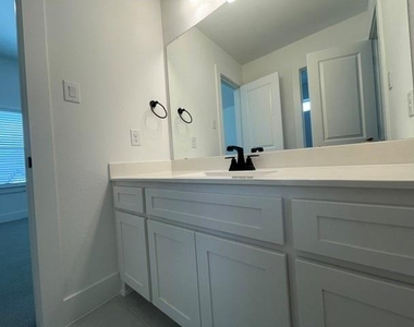3714 Milwaukee Avenue - Photo Thumbnail 27