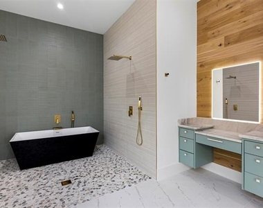 1022 Bow Street - Photo Thumbnail 22