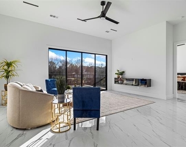 1022 Bow Street - Photo Thumbnail 7