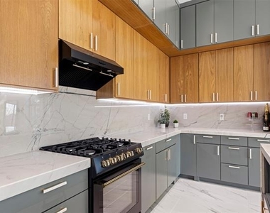 1022 Bow Street - Photo Thumbnail 13