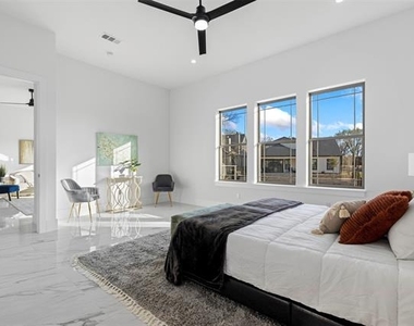 1022 Bow Street - Photo Thumbnail 18