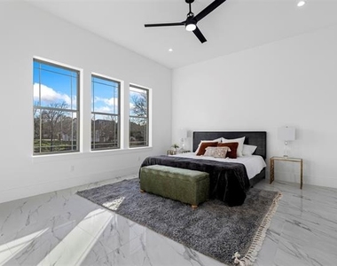 1022 Bow Street - Photo Thumbnail 19