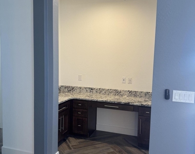 2521 S 180th Drive - Photo Thumbnail 37