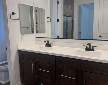 2521 S 180th Drive - Photo Thumbnail 32