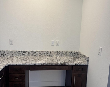 2521 S 180th Drive - Photo Thumbnail 39