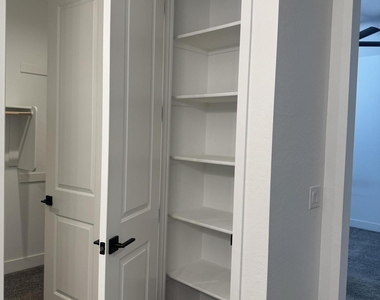 2521 S 180th Drive - Photo Thumbnail 34