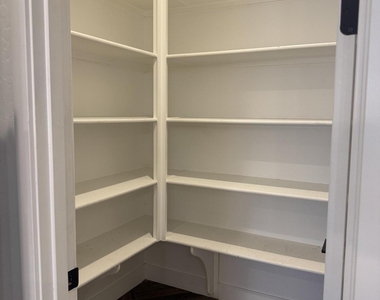 2521 S 180th Drive - Photo Thumbnail 8