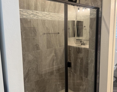 2521 S 180th Drive - Photo Thumbnail 31